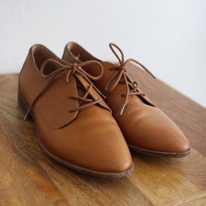 The Frances (lol) Oxford in English Saddle